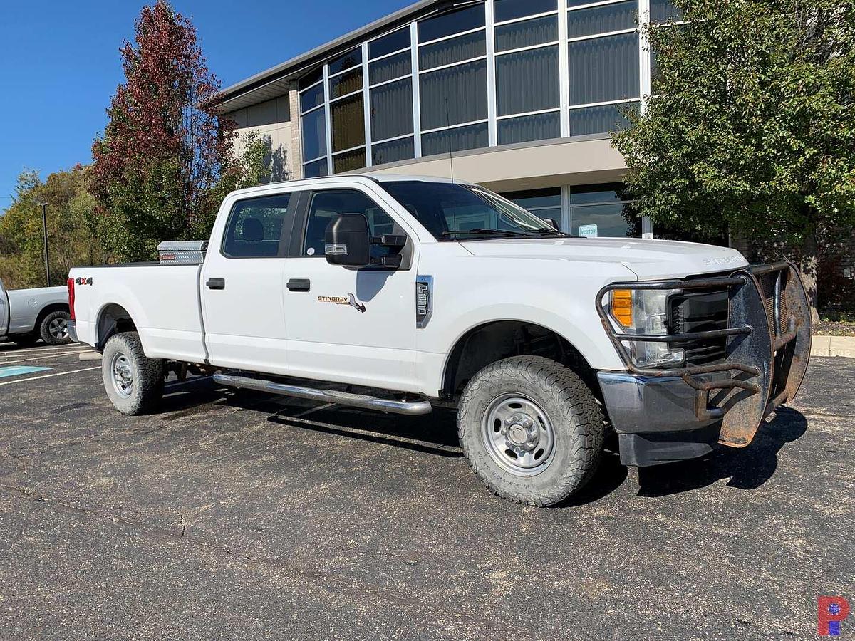 Used 2017 FORD F-250 SUPER DUTY XL CREW CAB 4X4 PICKUP (GAS)