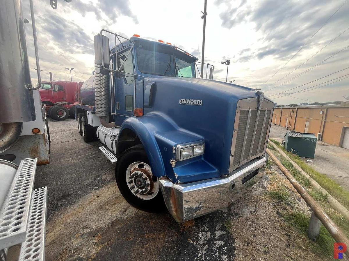 Used 1997 KENWORTH T800 T/A 80 BBL VACUUM TRUCK