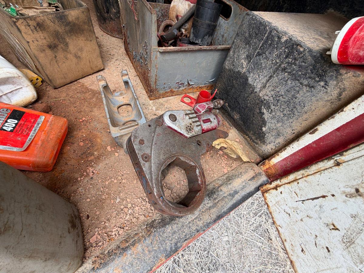 Used Scott’s 24’ Custom Dog House Trailer