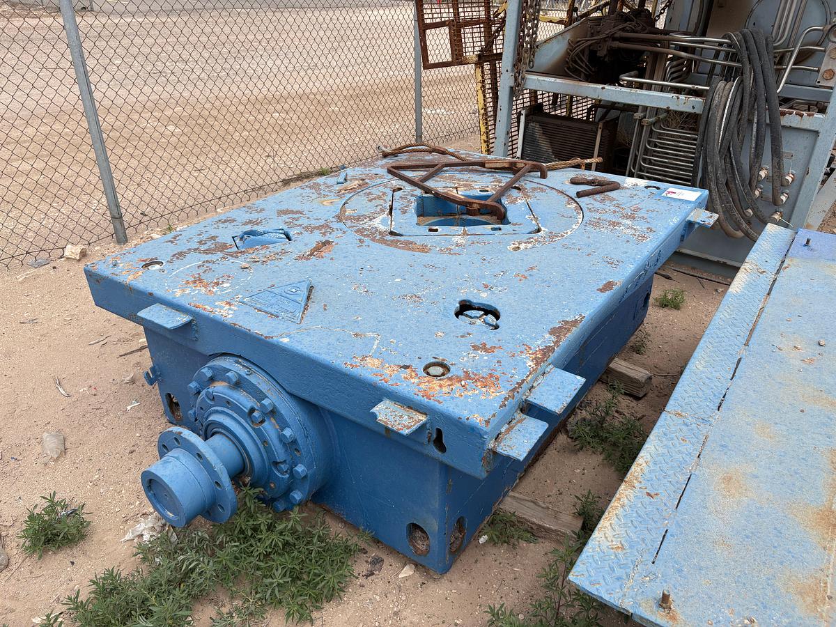 Used Continental Emsco T-2050 20.5” rotary table w/ split master bushing