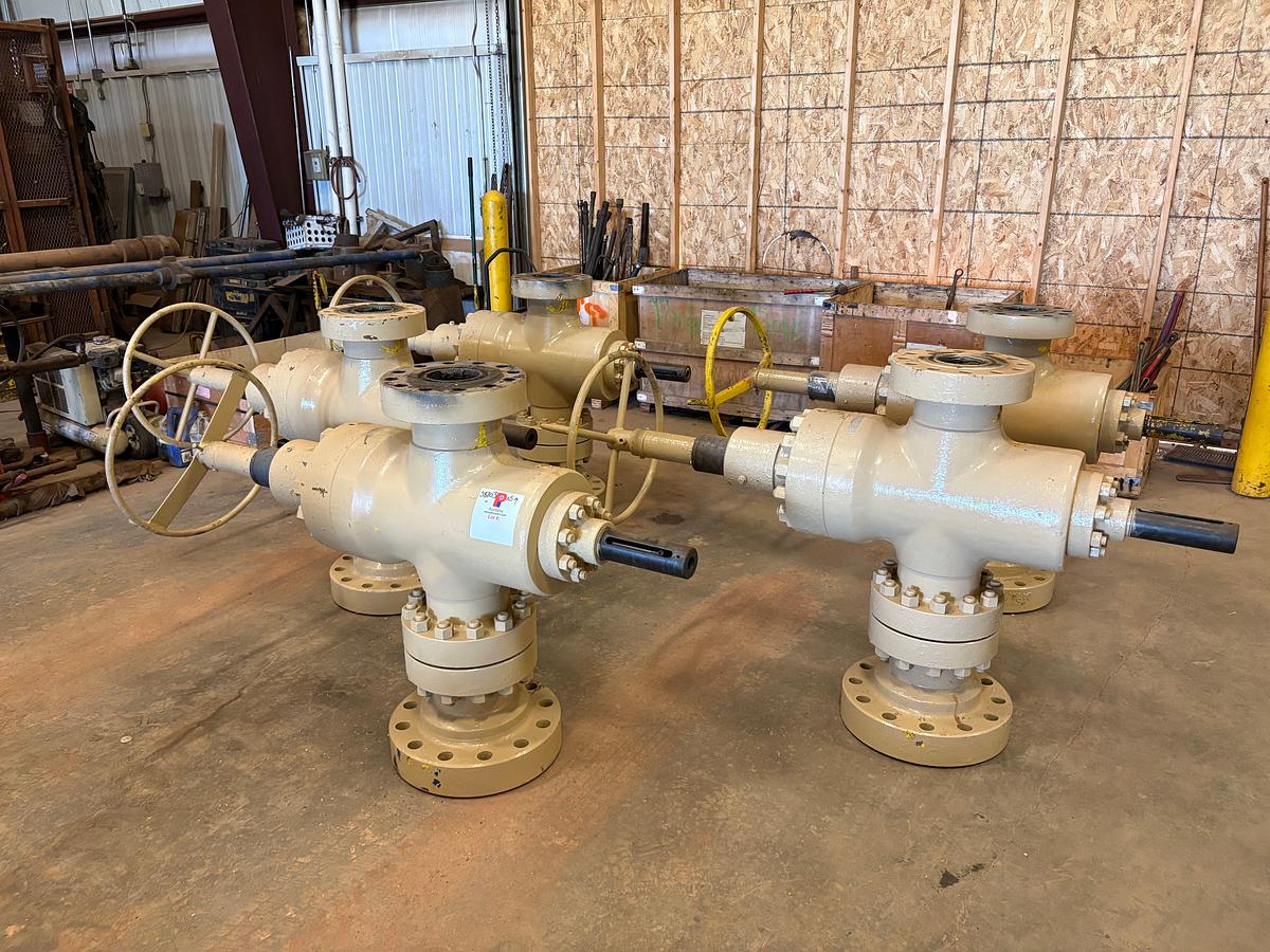 Used (5x$) 5-1/8” 10k gate valves w/ 5” x 7” x 14” spools