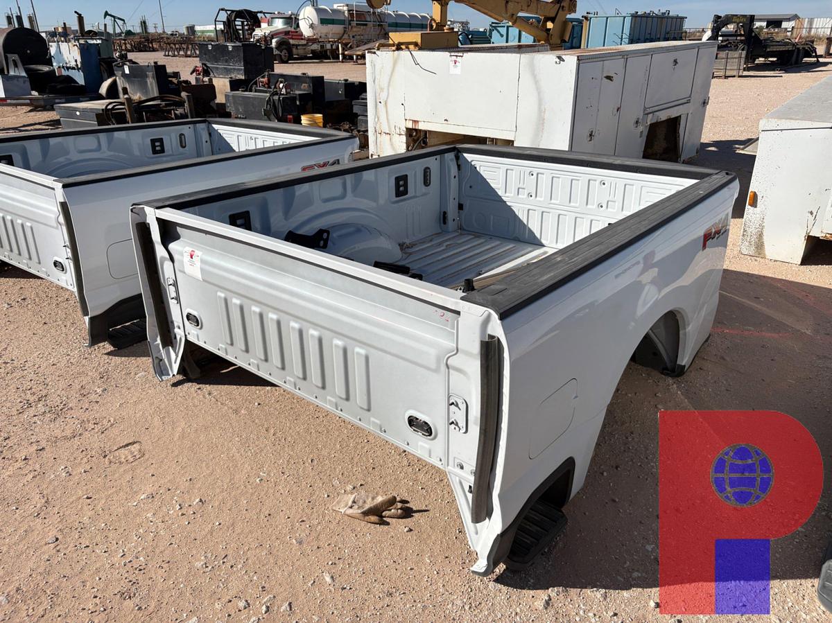 Used FORD F-250 7’ SUPER DUTY TRUCK BED W/ TOW PACKAGE