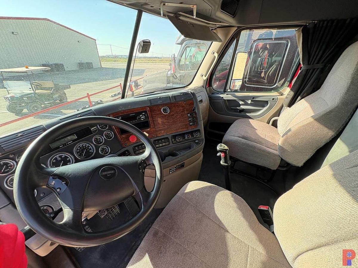Used 2014 FREIGHTLINER CASCADIA T/A SLEEPER HAUL TRUCK