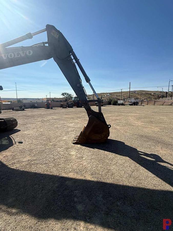 Used 2010 VOLVO EC210CL EXCAVATOR