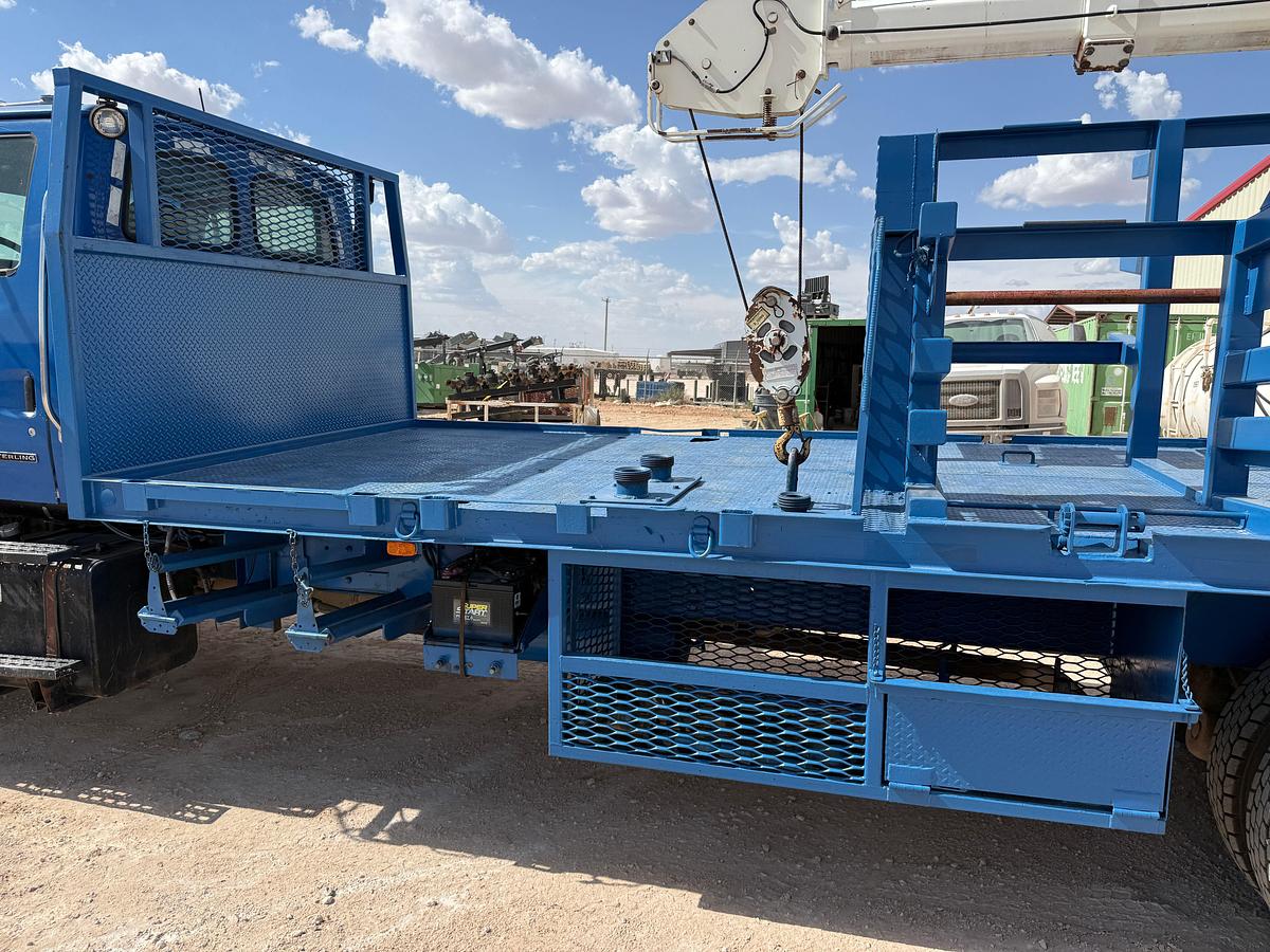 Used 2002 STERLING LT9500 T/A 24’ FLATBED FLOW IRON CRANE TRUCK