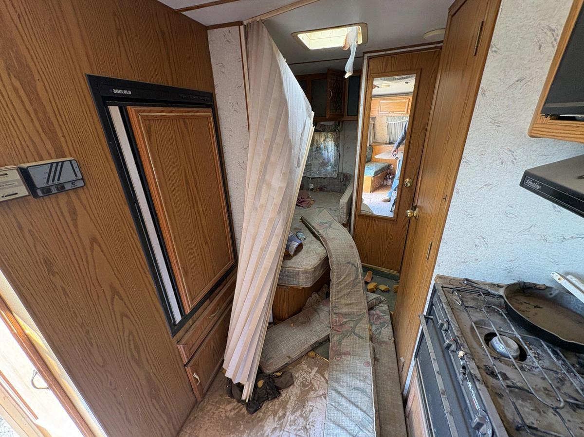 Used Jayco Eagle 210SL 18’ T/A BUMPER PULL CAMPER TRAILER