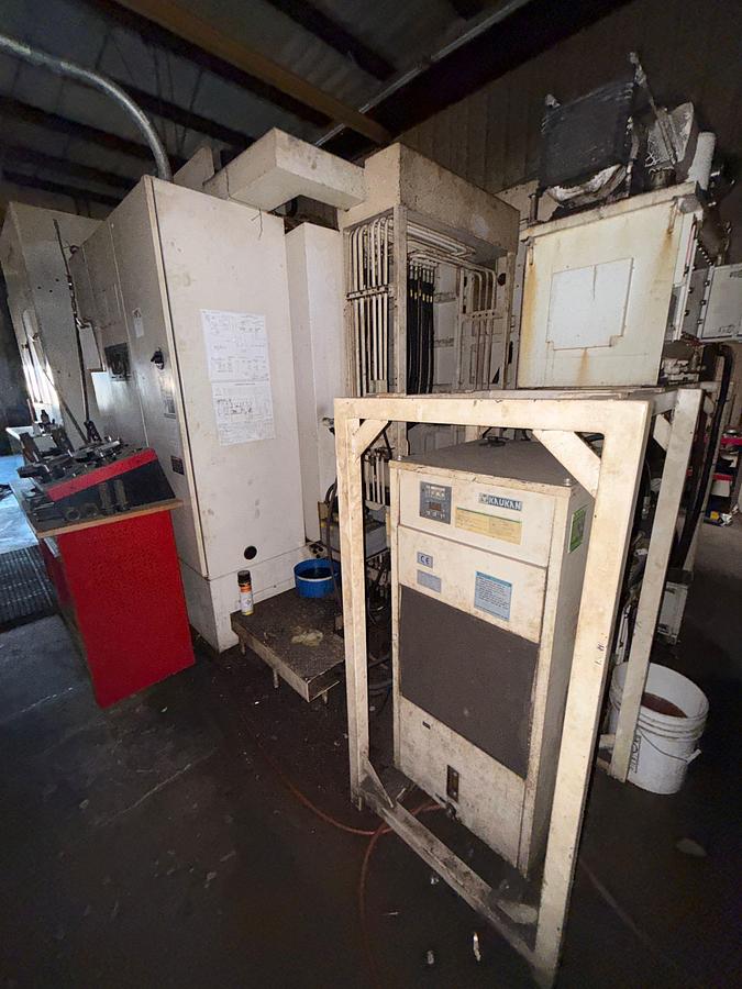 Used DIAMOND SERIES DHM-800 CNC MACHINING CENTER