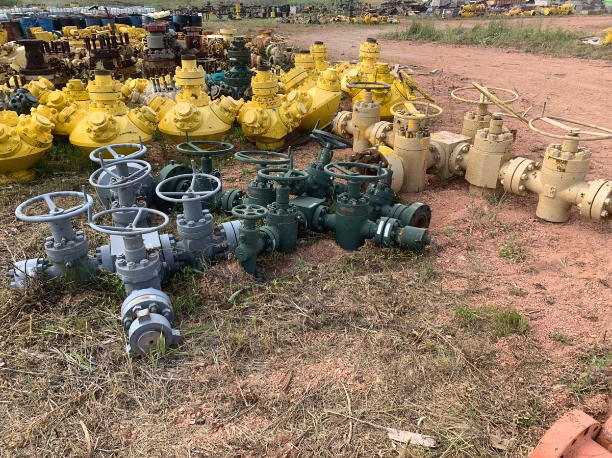 Used (4) 10k Fluid Crosses w/ (17) 5k Gate Valves