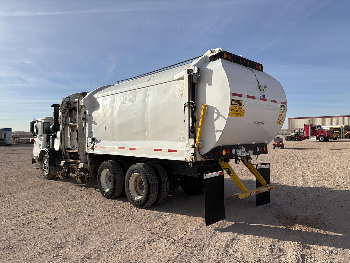Used 2017 AUTOCAR XPEDITOR T/A 29YD CAB OVER TRASH TRUCK