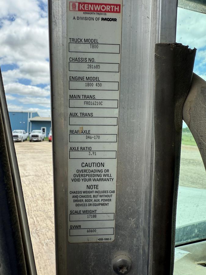 Used 2011 KENWORTH T800 T/A 80-BBL VACUUM TRUCK