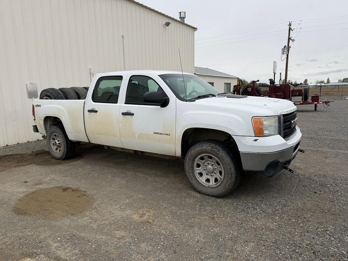 Used 2012 GMC Sierra 3500HD 4x4 Crew Cab pickup (inop)
