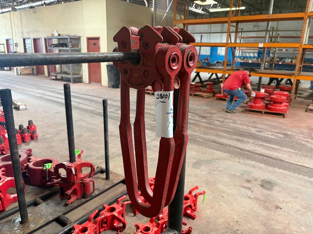Used (2) 3/4” - 7/8” rod elevators