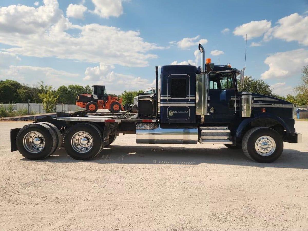 Used 1995 Kenworth T800B T/A SLEEPER TRUCK