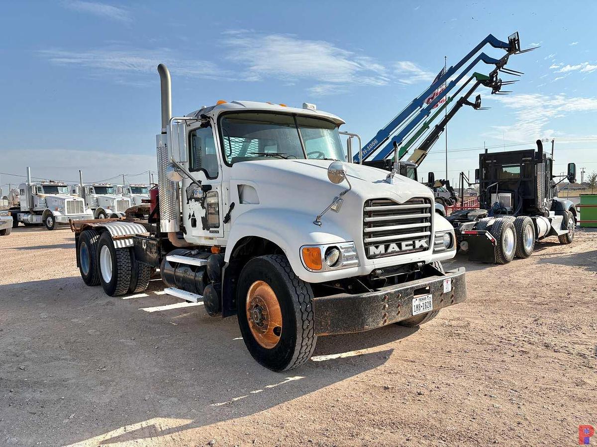 Used 2003 MACK CV713 T/A 30K LBS. WINCH TRUCK