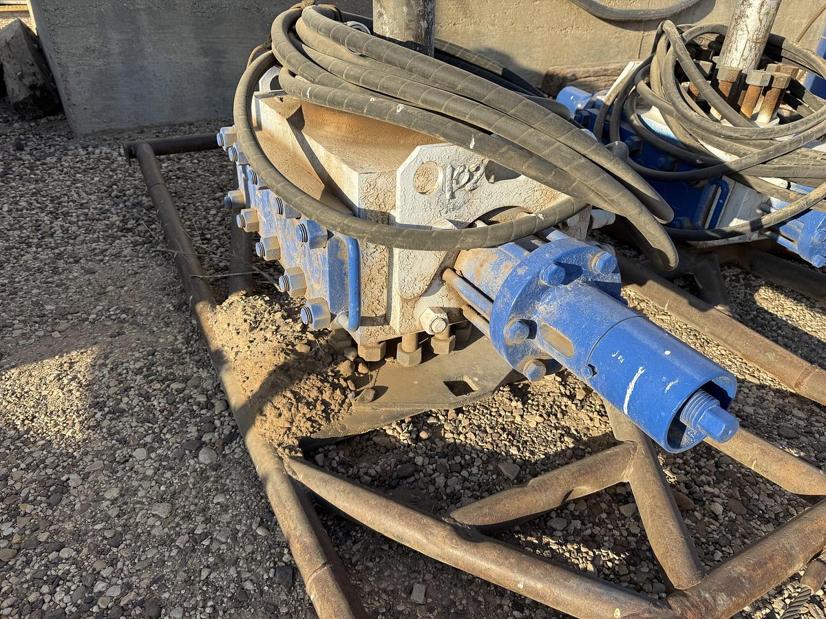 Used 7-1/16 X 5M 2-3/8 SGL STUD HYDRAULIC BLOWOUT PREVENTER, CHARTED