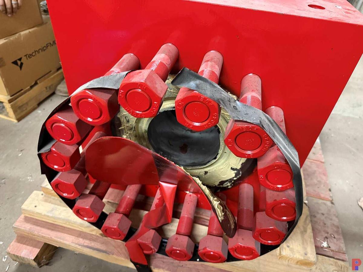 Used (NEW) FMC 7-1/16” TE/ 6APR2 15K WP CHECK VALVE