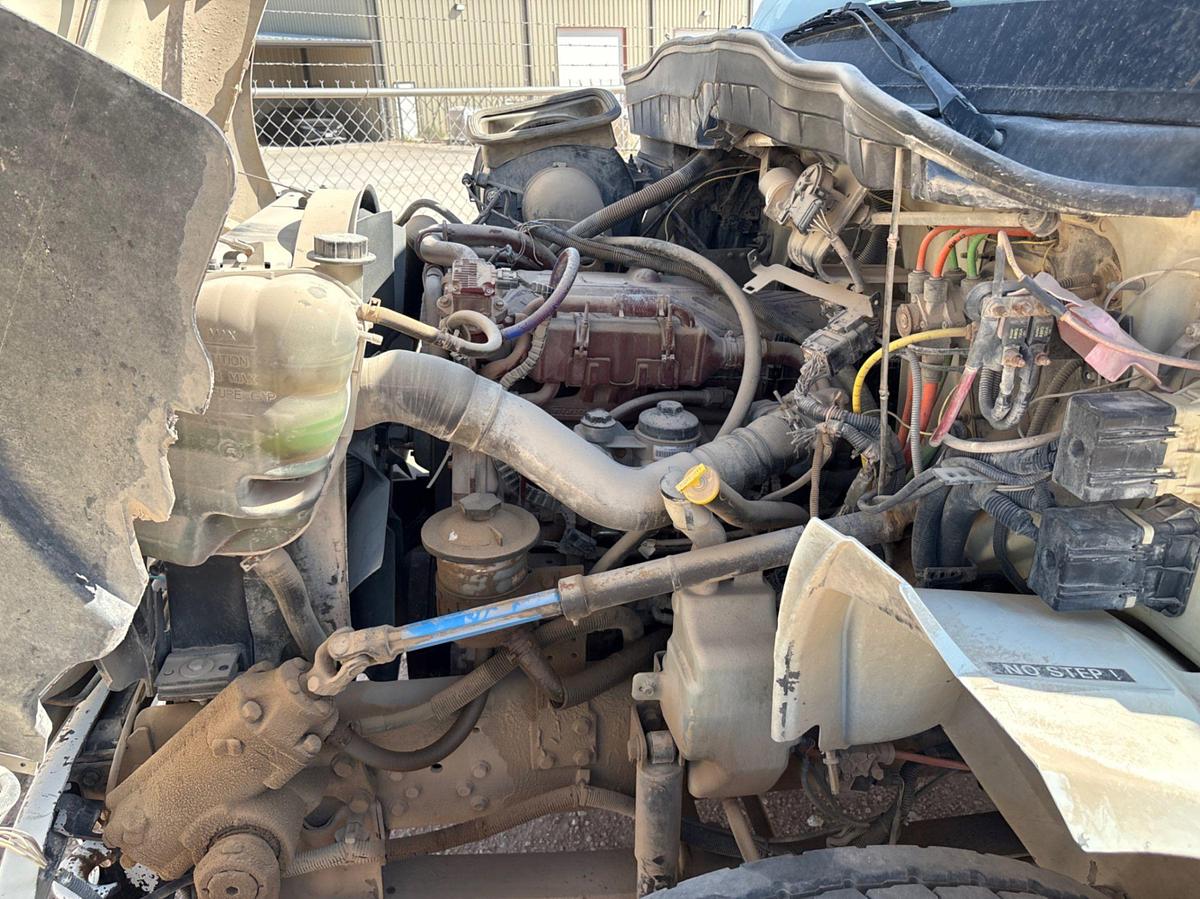 Used 2009 INTERNATIONAL DURASTAR 4400 S/A DAYCAB WIRELINE TRUCK