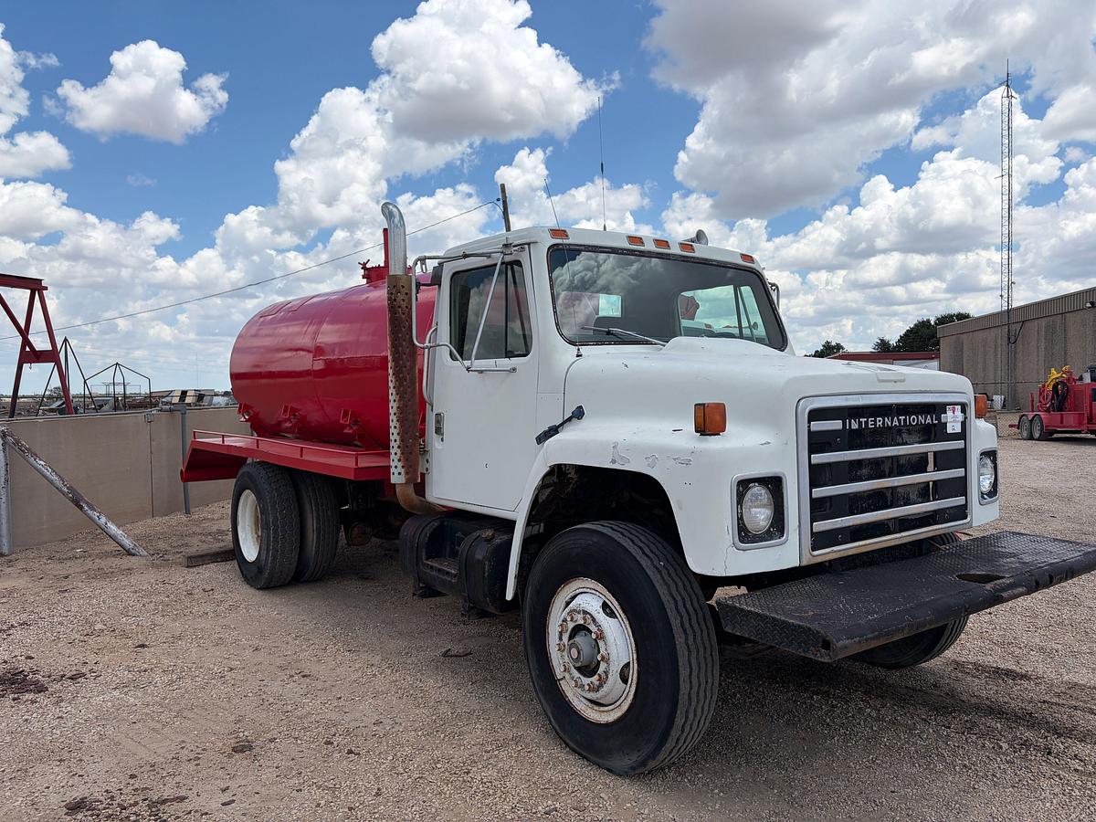 Used 1984 INTERNATIONAL 1954 S/A DAYCAB VACUUM TRUCK
