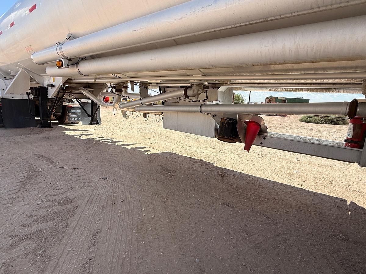 Used 1999 BEALL TRAILERS DOT 406-AL 9,500-GAL. 4-COMP T/A FUEL TANK TRAILER