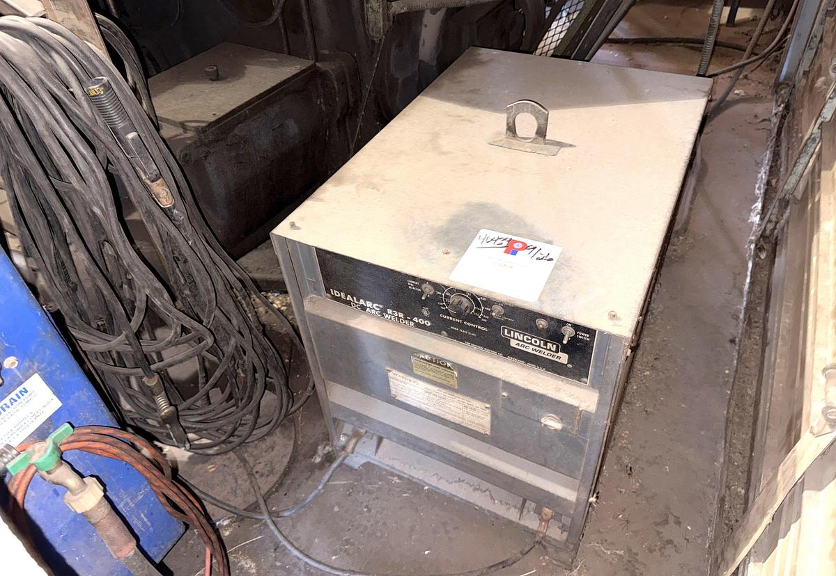 Used LINCOLN IDEALARC R3R-400 DC ARC WELDER W/ LEADS