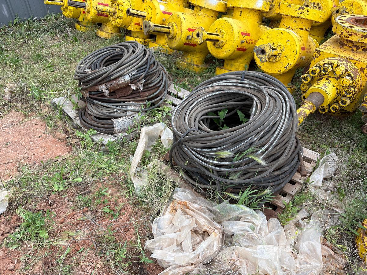 Used (4) 7-1/16” x 16” spools w/ DSAs & (2) pallets of hydraulic hoses