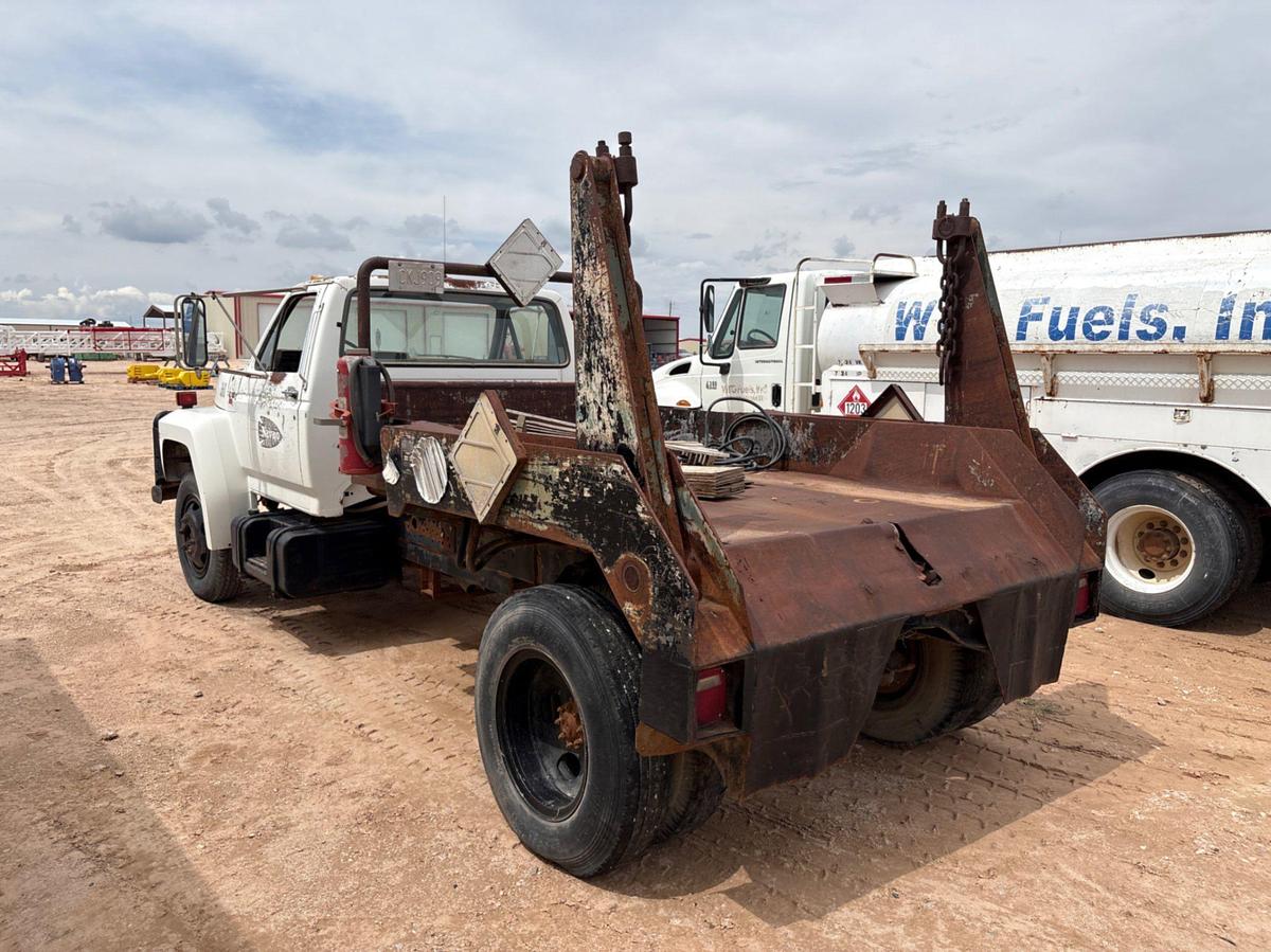Used 1989 FORD F-600 SINGLE CAB LOAD-LUGGER FLATBED TRUCK