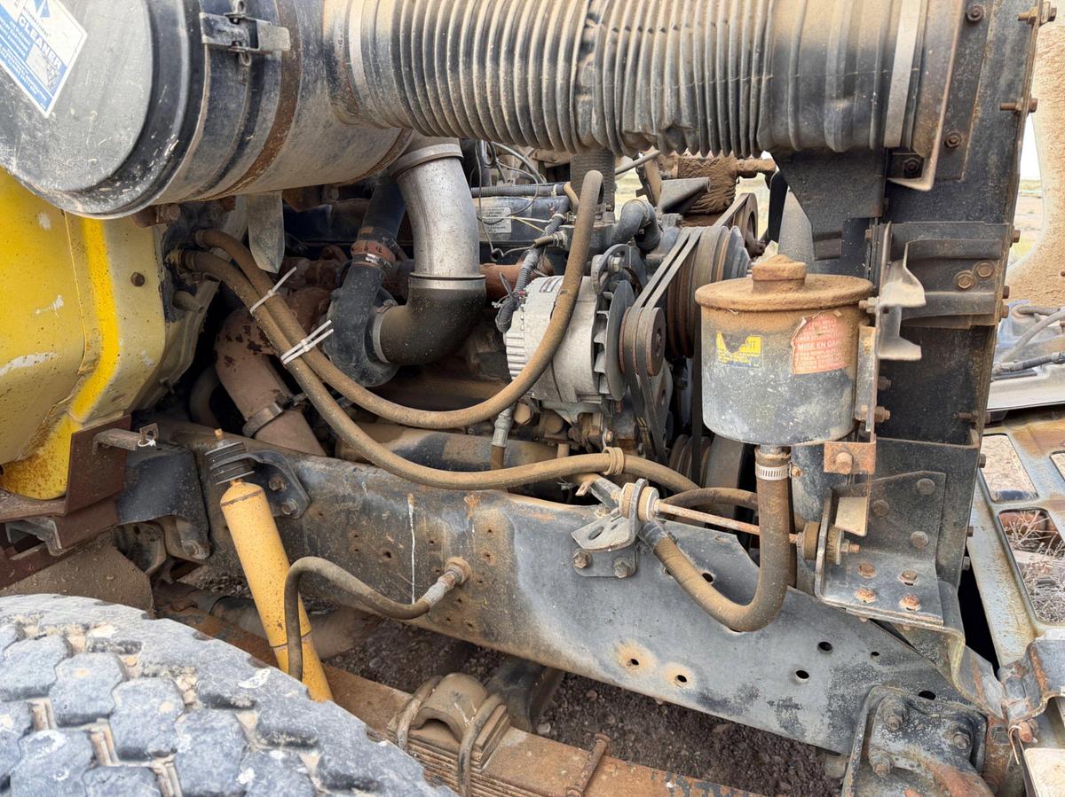 Used 1988 INTERNATIONAL 1954 S/A WINCH TRUCK