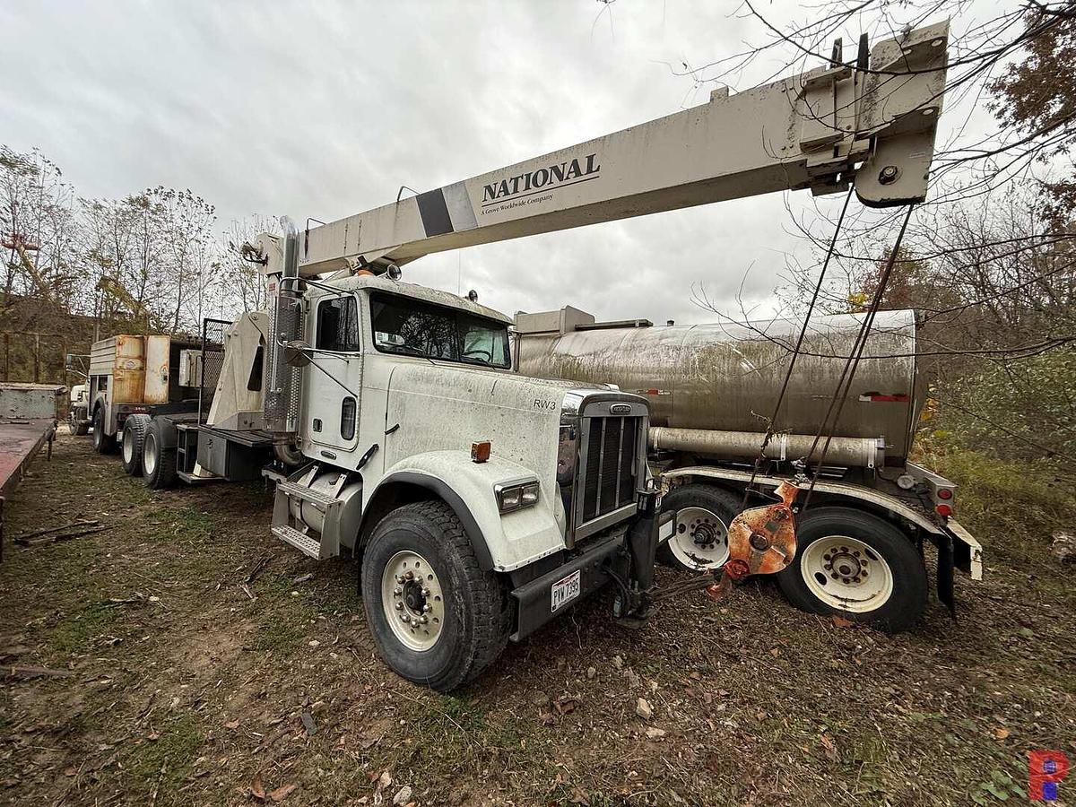 Used 2000 FRIEGHTLINER  FLD 120SD T/A W/ NATIONAL 600C CRANE TRUCK
