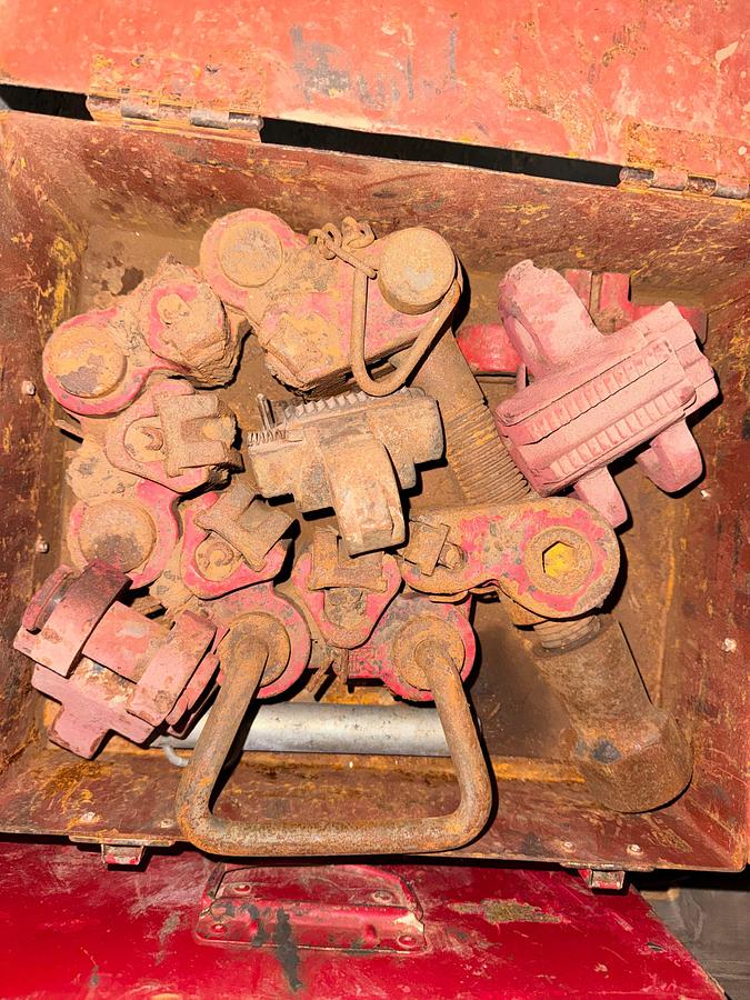 Used (5 x $) TYPE T SAFETY CLAMPS