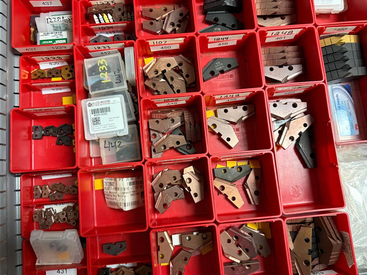 Used LOT W/ (200+) UNUSED EXPENDABLE MACHINING TOOLS INCLUDES (2) LISTA 8-DRAWER ROLLING TOOLBOXES, TABLE TOP & BOLT BIN W/ CONTENTS