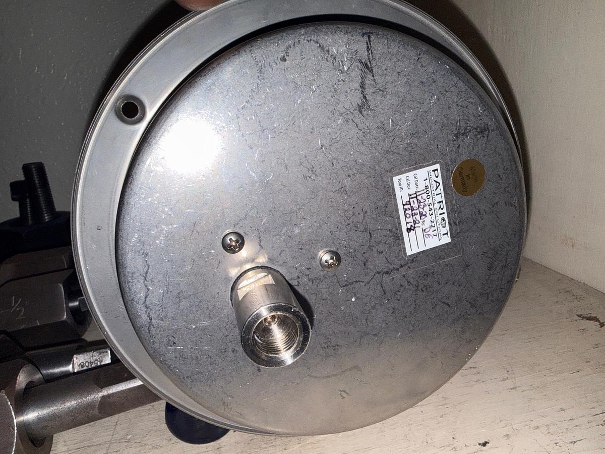 Used LOT W/ CONTENTS OF GAUGE ROOM INCLUDING (50+) (UNUSED) IN-ACT & NON API UP TO 11” THREAD GAUGE & METAL LOCKERS