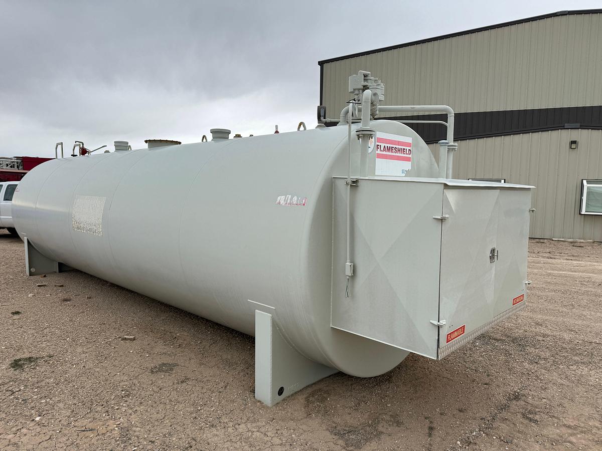 Used (UNUSED) 5,000 GALLON ABOVE GROUND FUEL TANK W/ HOSE, NOZZLE, PUMP, METER, & OVERFILL PROTECTION