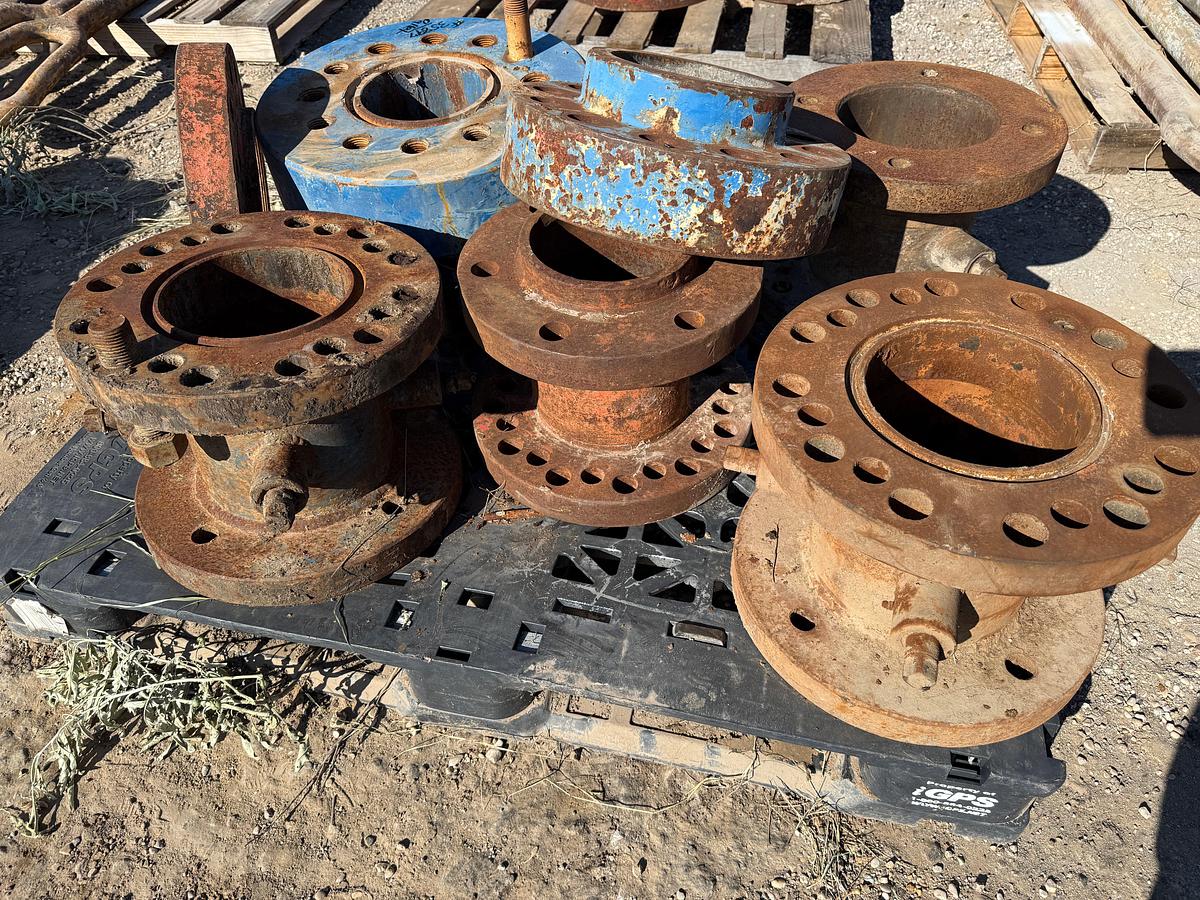 Used PALLET W/ (3) HALL STRIPPER HEADS, (1) GUIBERSON STRIPPER HEAD, (1) 7-1/16” X 4-3/4” DSA FLANGE, (2) THREADED FLANGES