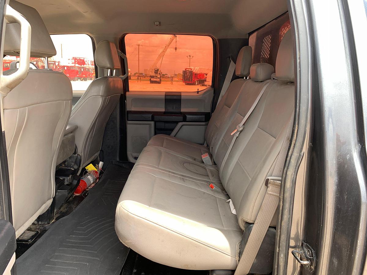 Used 2018 FORD F-250 SUPER DUTY CREW CAB PICKUP TRUCK