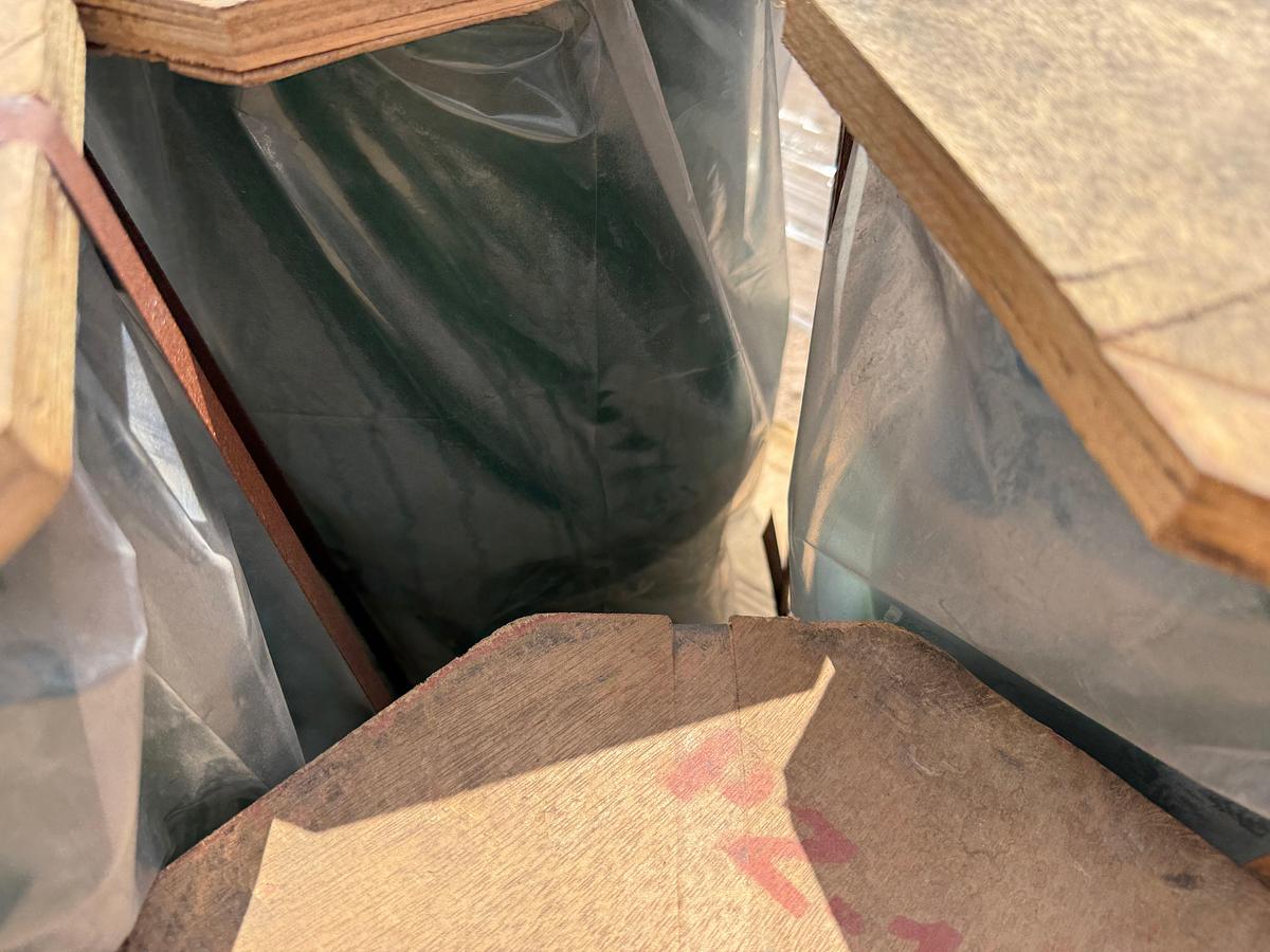 Used PALLET W/ (5) UNUSED 5” ZIRCONIA NATIONAL 14-P-220 PUMP LINER & (1) PZ10/11 5-1/2” PUMP LINER