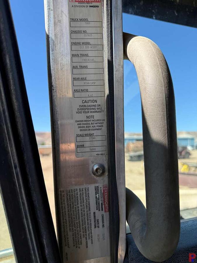 Used 2008 KENWORTH T800 T/A 36” SLEEPER 45K LBS. WINCH TRUCK