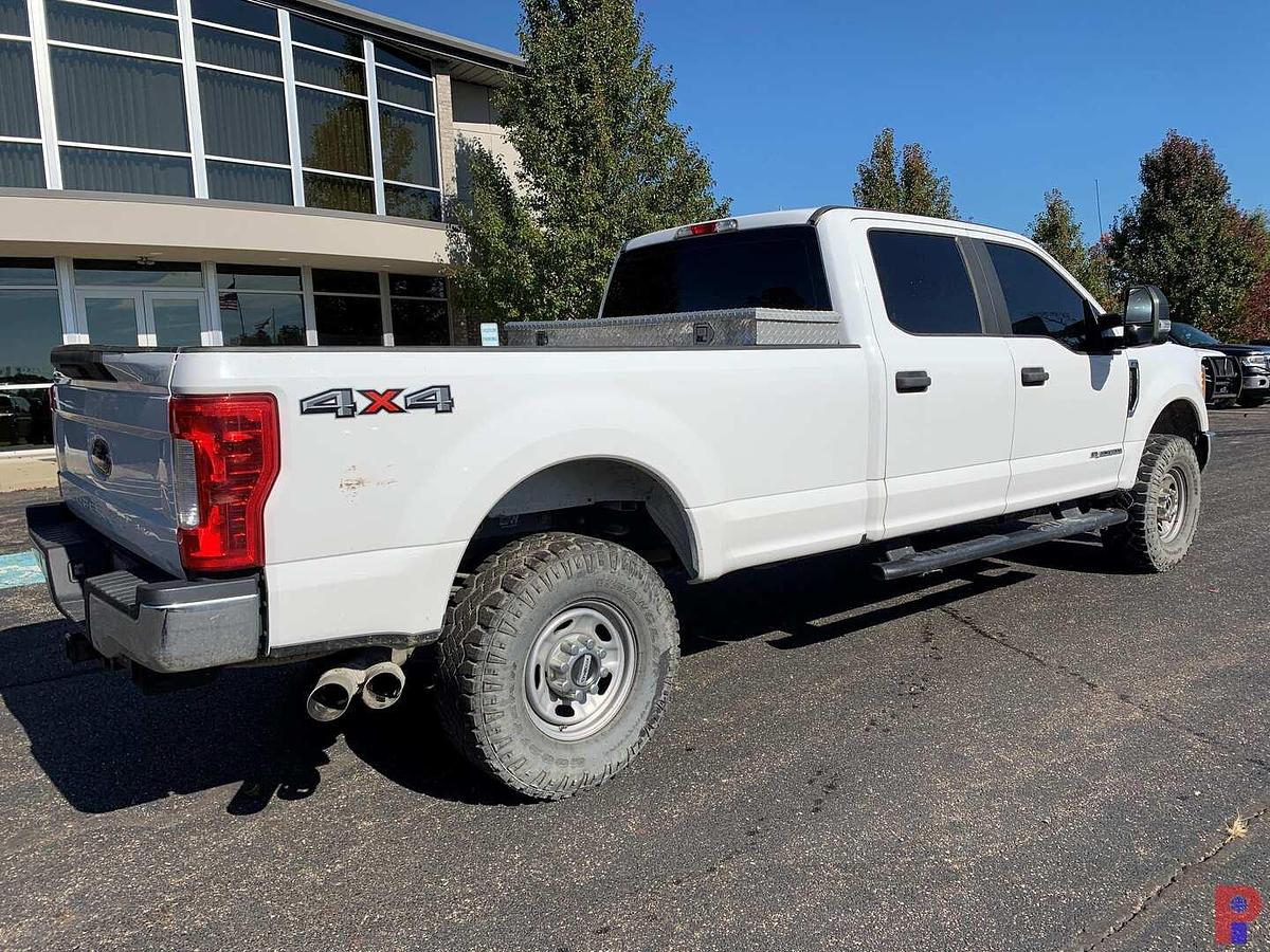Used 2017 FORD F-250 SD XL 4X4 CREW CAB PICKUP (DIESEL)