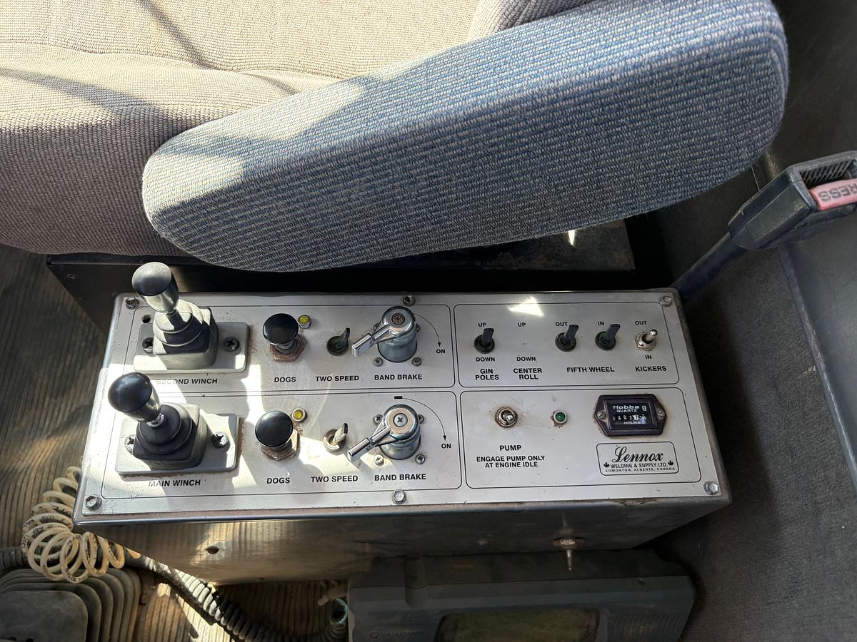 Used 2005 KENWORTH C500B TWIN STEER BED TRUCK