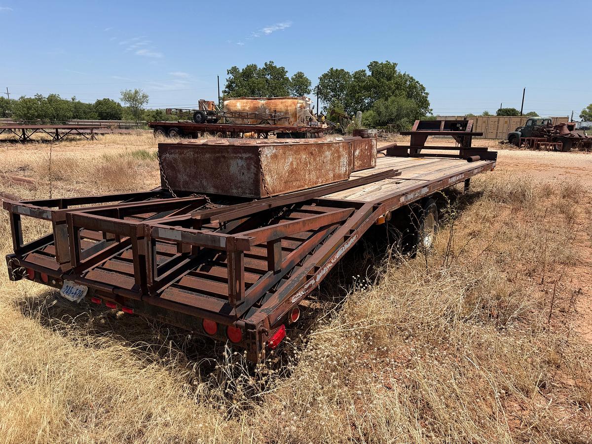 Used 28' Tandem Dual Wheel Gooseneck Trailer (INOP)