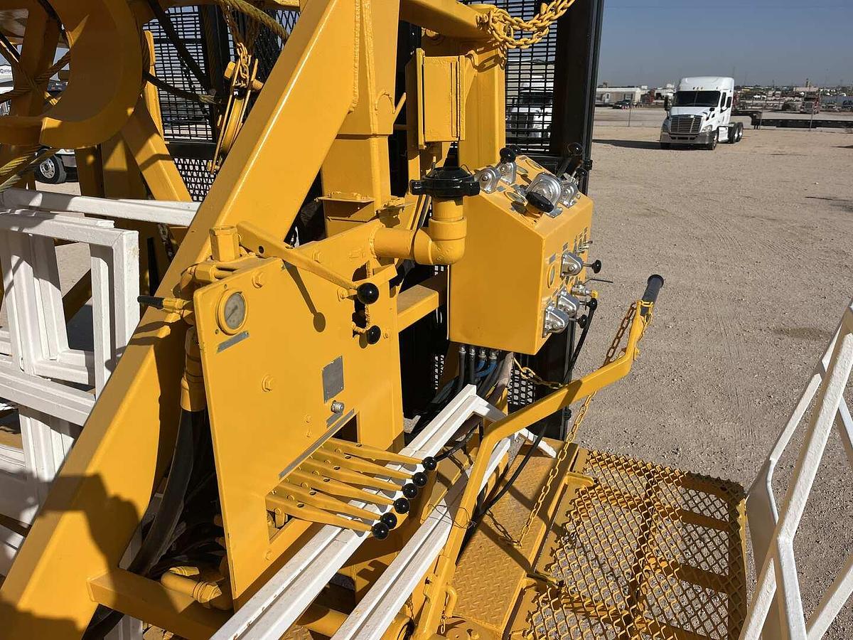 Used 2007  CROWN CE550 DBL DRUM WELL SERVICE RIG