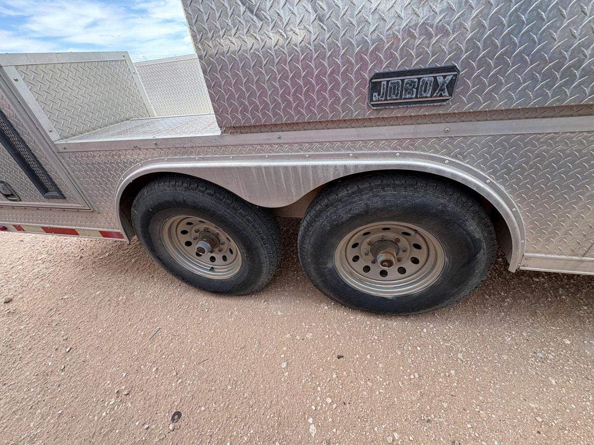 Used 2007 ALUMINUM TRAILER COMPANY 30’ X 100” T/A GOOSENECK DOGHOUSE TRAILER