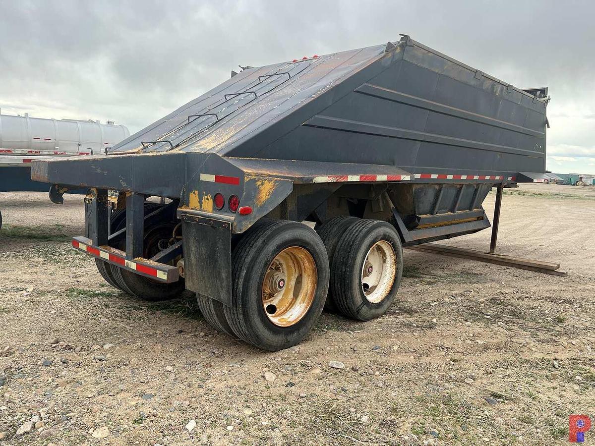 Used 1983 FRUEHAUF 28’ T/A BELLY DUMP TRAILER