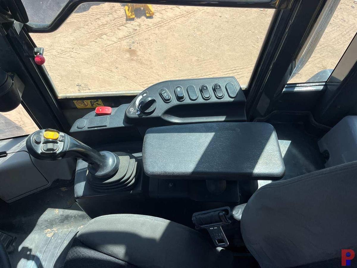 Used 2023 KOMATSU WA270-8 WHEEL LOADER