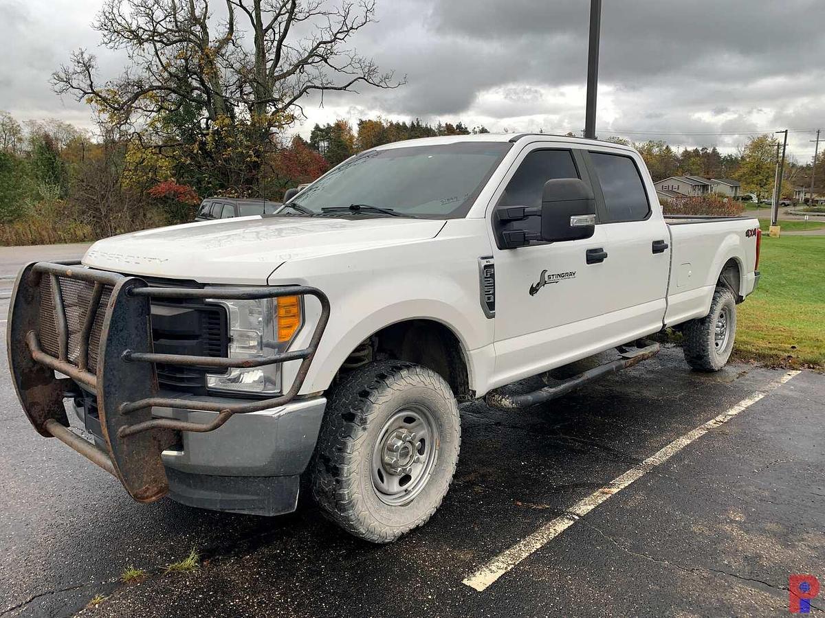 Used 2017 FORD F-250 SUPER DUTY XL CREW CAB 4X4 PICKUP
