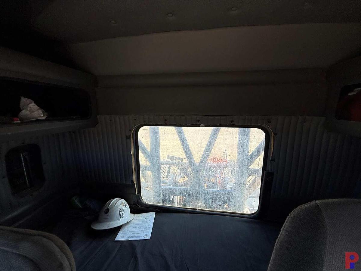 Used 2008 KENWORTH T800 T/A 36” SLEEPER 45K LBS. WINCH TRUCK