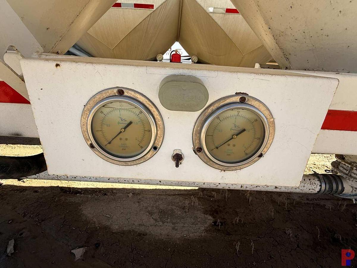 Used 2015 EXA INDUSTRIAL T/A STEEL PNEUMATIC TRAILER