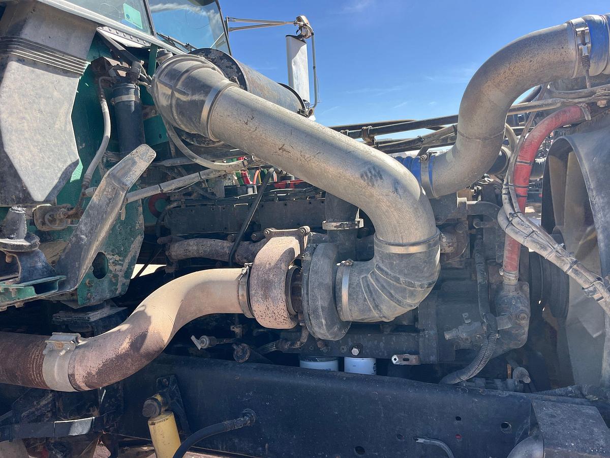 Used 1996 FREIGHTLINER T/A DAYCAB KILL TRUCK  & 2008 OVERLAND T/A KILL TRAILER