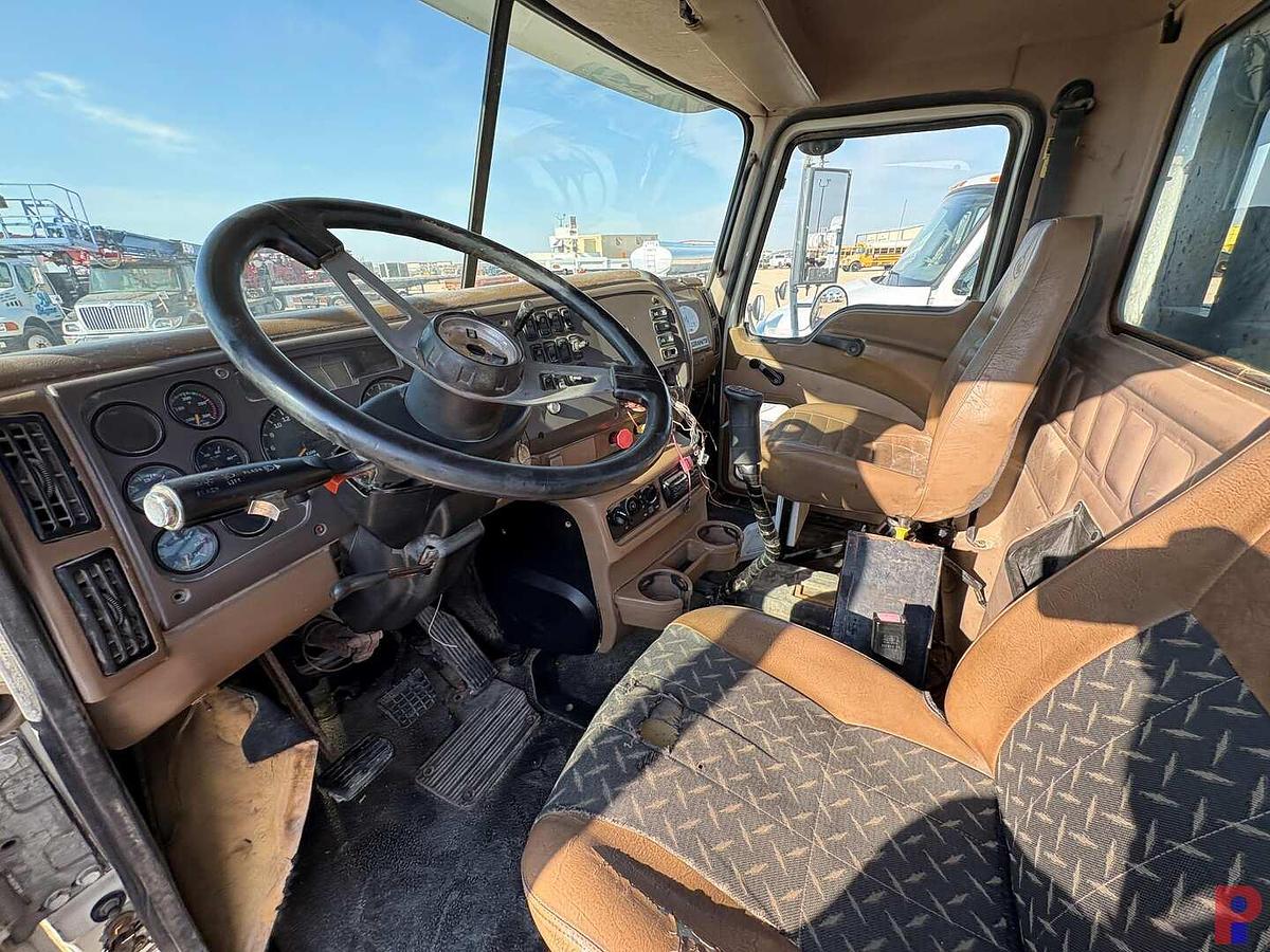 Used 2003 MACK CV713 T/A 30K LBS. WINCH TRUCK