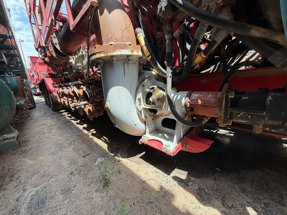 Used 2014 NOV BLENDER UNIT TRAILER