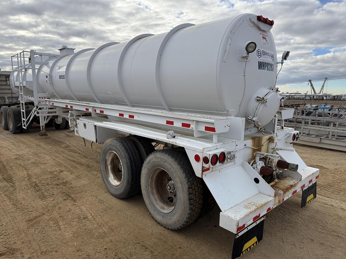 Used 2014 OVERLAND TANK INC 5,460 GAL. 2-COMP. T/A WATER TRANSPORT TRAILER